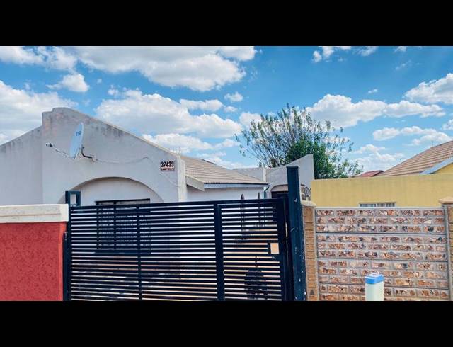 3 BEDROOM HOUSE FOR SALE IN LENASIA SOUTH